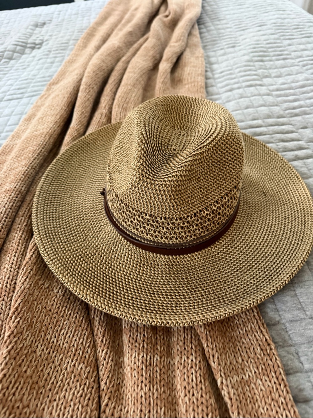 Ron Jon Straw Hat in Tan with Brown Band